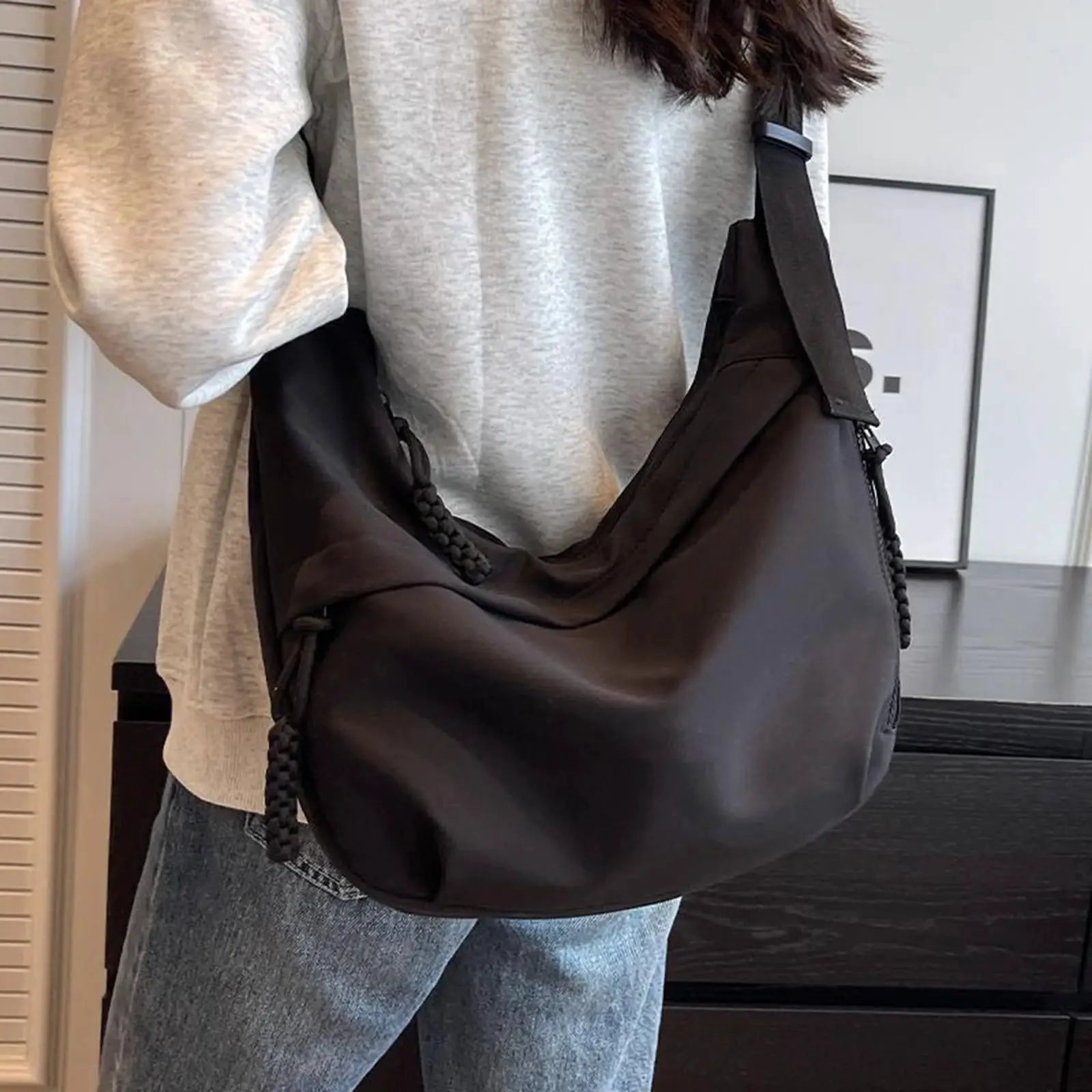 NovaCarry Luxe Single Shoulder Crossbody Bag With Large Capacity For Office Workers And Commuters