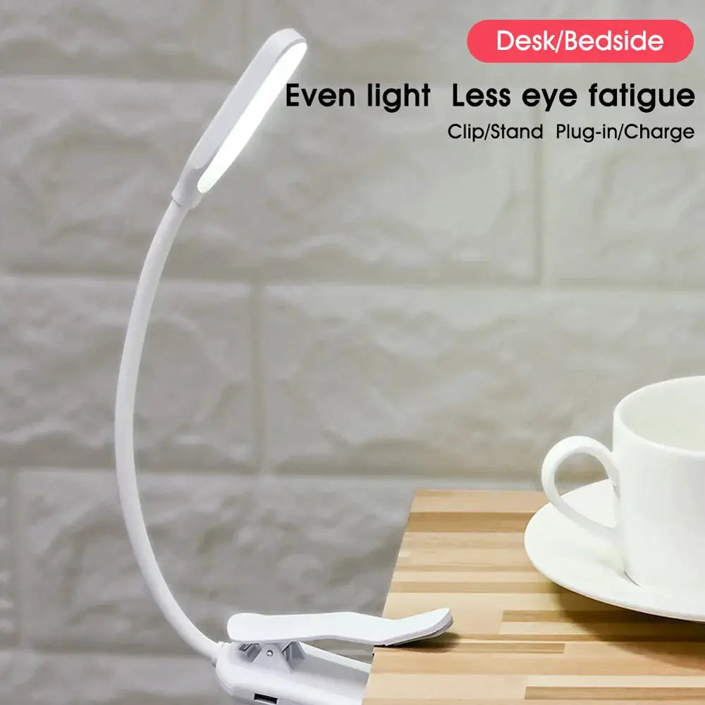 LED book light Simples Market, white USB-rechargeable clip-on lamp with 3-level warm/cool daylight modes.