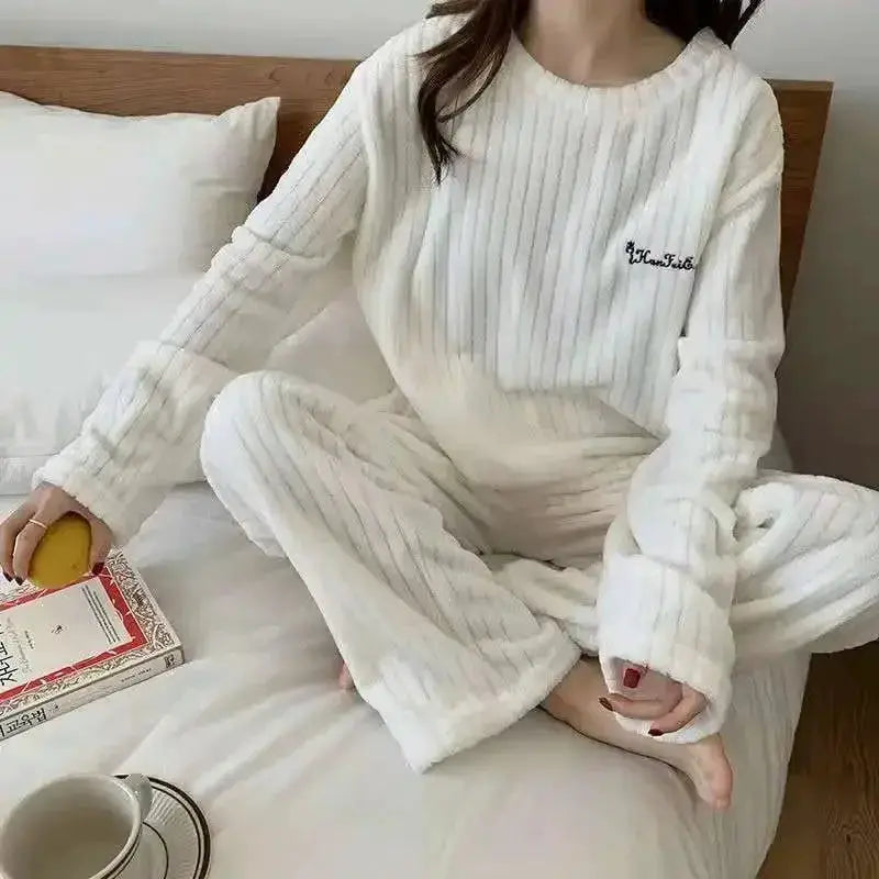 VelvetLuxe Soft Coral Velvet Jacquard Pajama Set With Ultra Warm Fleece Lining For Women Winter Comfort