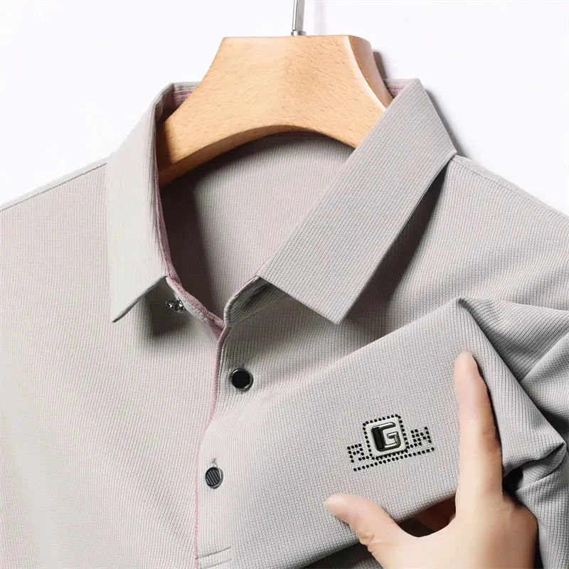 Simples Market men's business casual polo shirt, light gray, badge logo on chest, breathable short sleeves