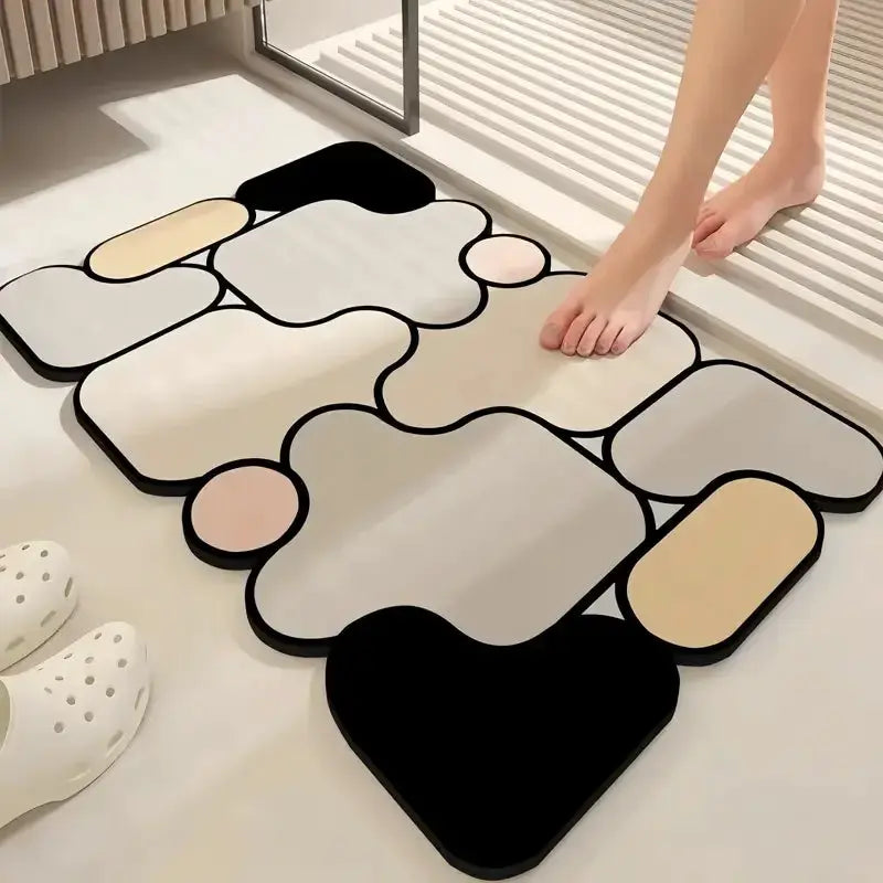 Simples Market diatom mud bathroom mat set; multi-piece anti-slip absorbent rug with abstract beige and gray shapes.