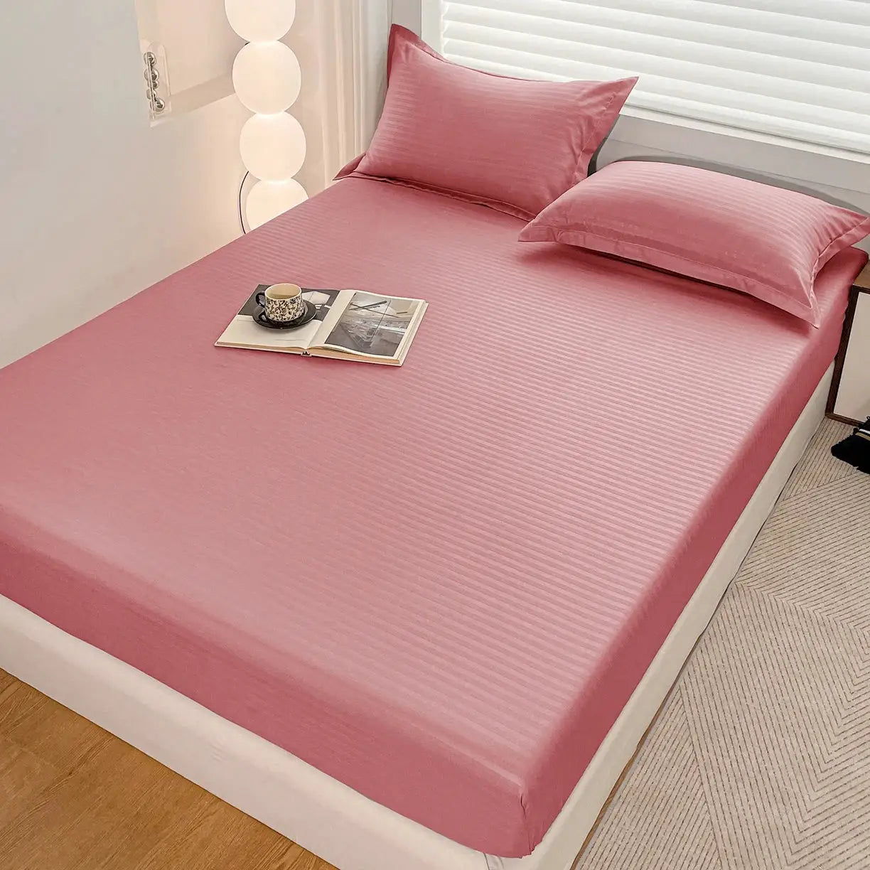Fitted bed sheet with elastic band in pink; solid color mattress cover, Simples Market, fits 90–180x200 cm beds