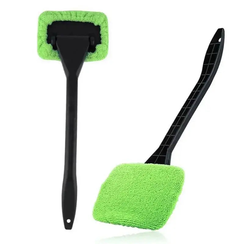 Windshield wash tool two-piece kit with long handle and green microfiber pads by Simples Market