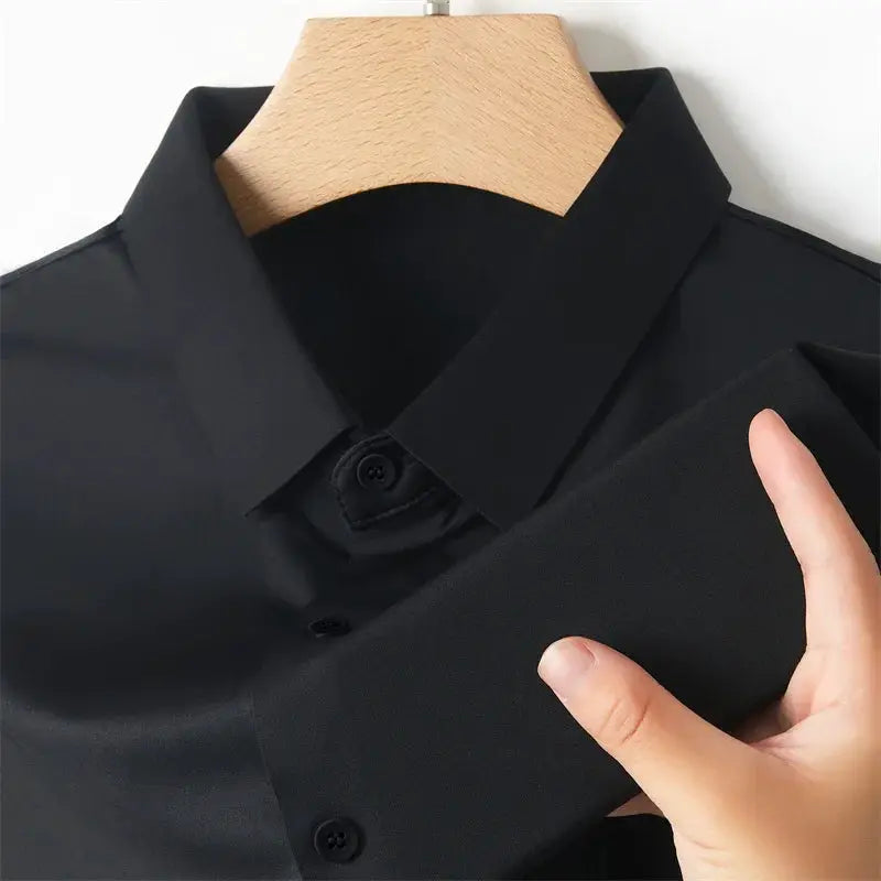 Men's black solid-color short-sleeve shirt on a hanger, Simples Market, business casual top