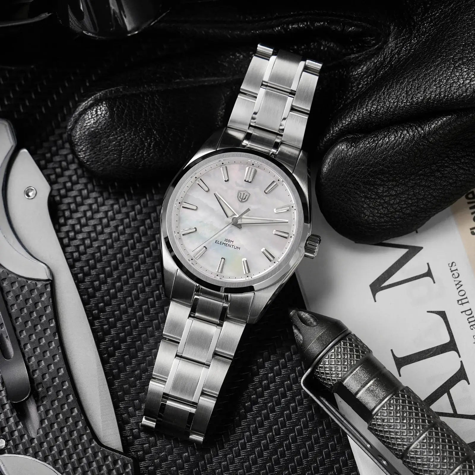 Watchdives WD0003C stainless steel wristwatch with mother-of-pearl dial and metal bracelet