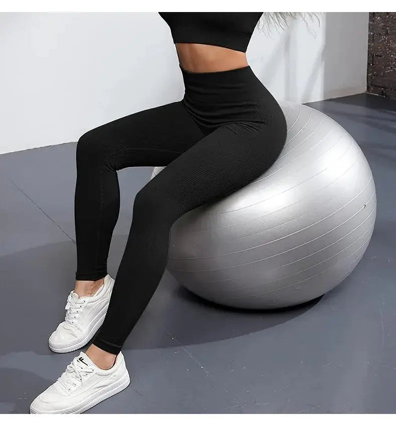Thread Solid leggings by Simples Market, black seamless-knit high-waist yoga pants