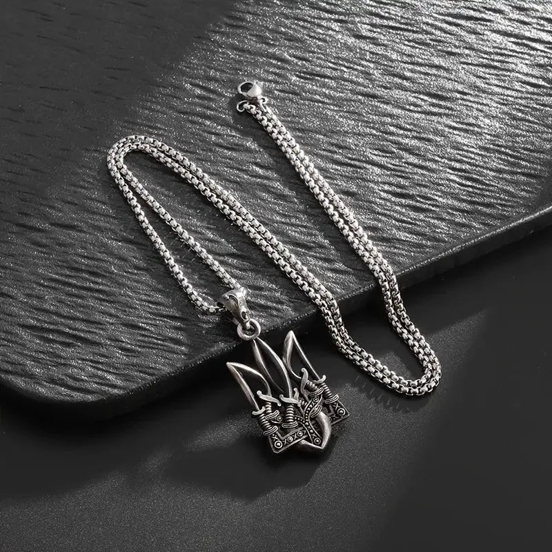 Retro Poseidon Trident pendant necklace in silver-tone zinc alloy on a curb chain, unisex fashion jewelry