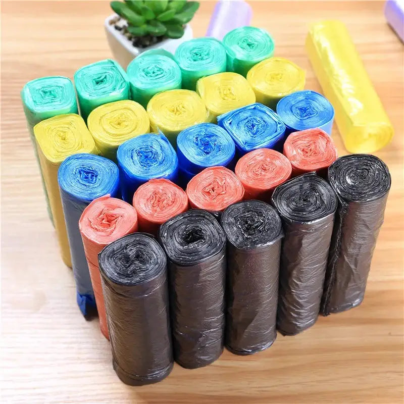 Simples Market disposable flat-mouth garbage bags on a roll, assorted colors, 45x50cm.