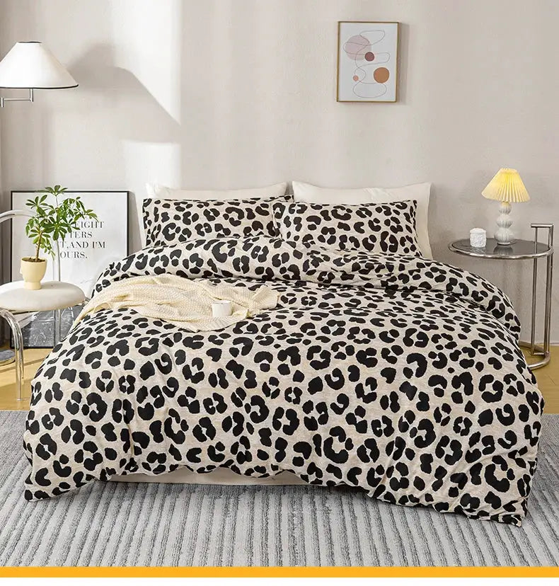 Simples Market leopard print duvet cover set, 3 pcs: duvet cover and 2 pillowcases, soft skin-friendly beige fabric