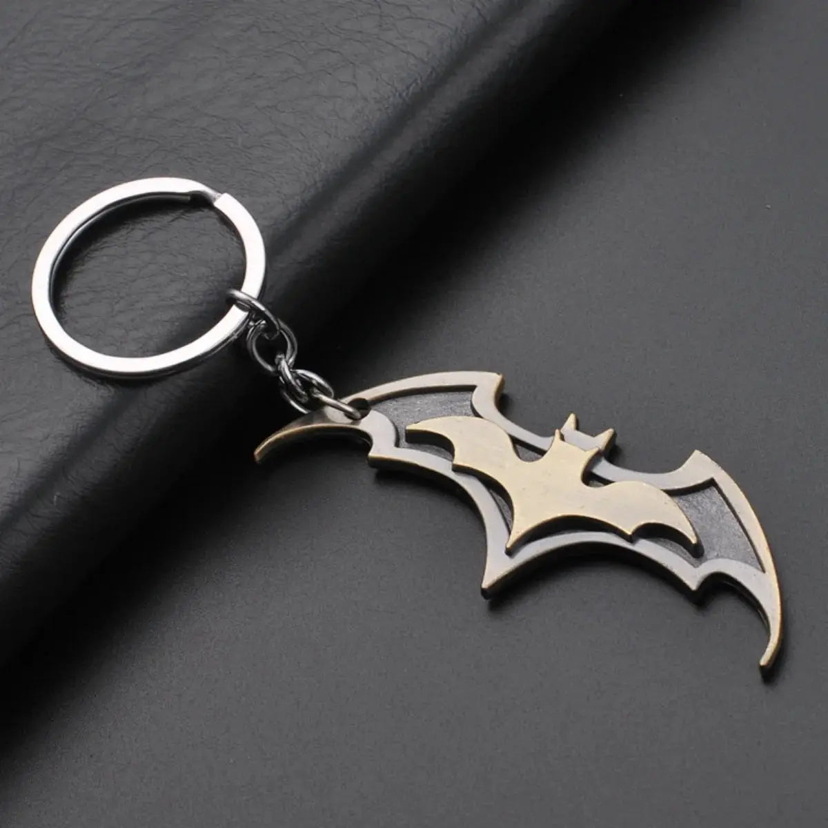 Bat Themed Anime Keychain Creative Metal Car Accessory For Couples Men And Women
