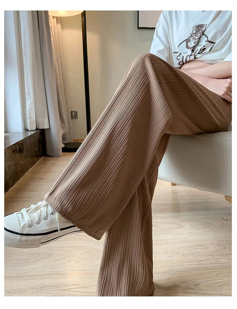 Wide-leg pants Simples Market brown with vertical stripes and elastic waist, full-length casual