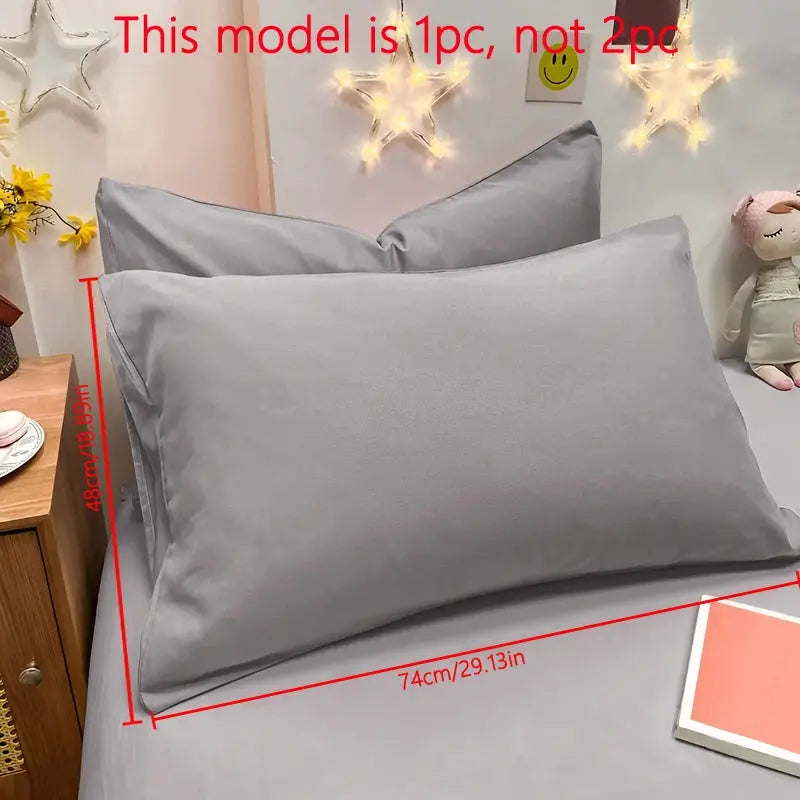 Simples Market matte gray pillowcase, 1-piece soft bedroom bedding accessory.