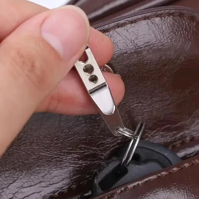EDC pocket suspension clip by Simples Market with silver metal key carabiner and quicklink keychain