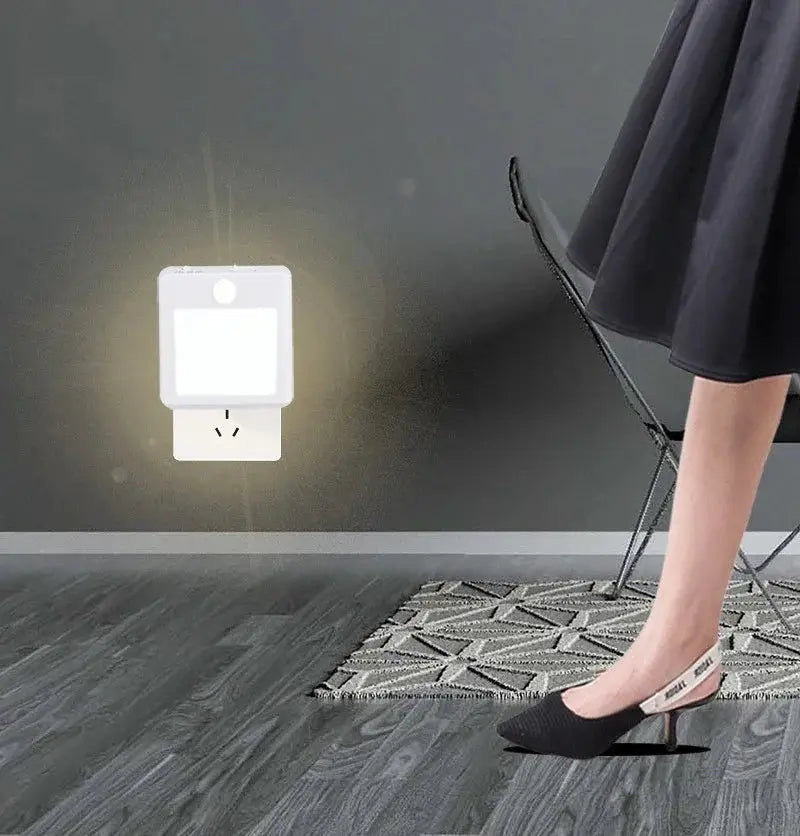 Plug-in white LED night light with motion sensor for bedside, EU/US plug