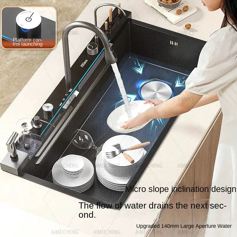 Stainless steel kitchen sink with waterfall faucet, single-slot basin, left-side drainage, Simples Market.
