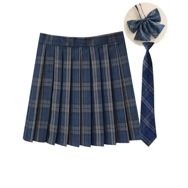 Women's blue plaid pleated mini skirt with necktie bow by Simples Market, JK school uniform style
