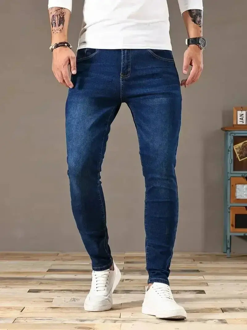 Simples Market men's slim-fit blue denim jeans in a classic skinny pencil style for casual streetwear