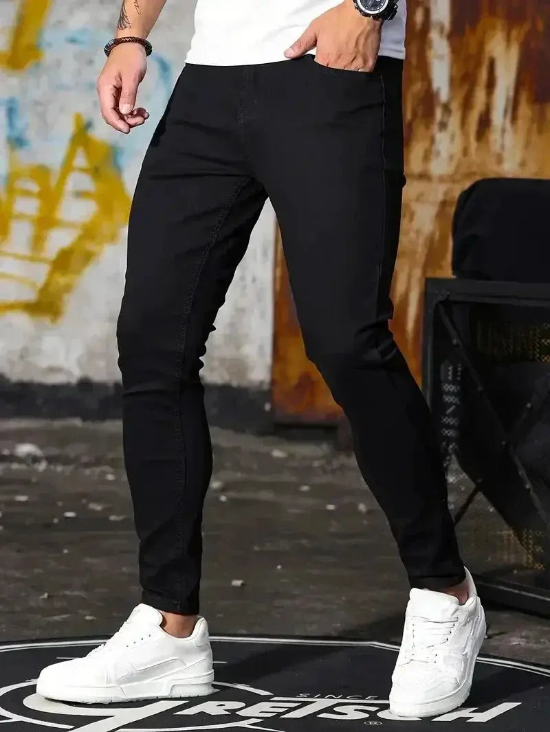 Men's slim-fit black denim jeans for casual street style