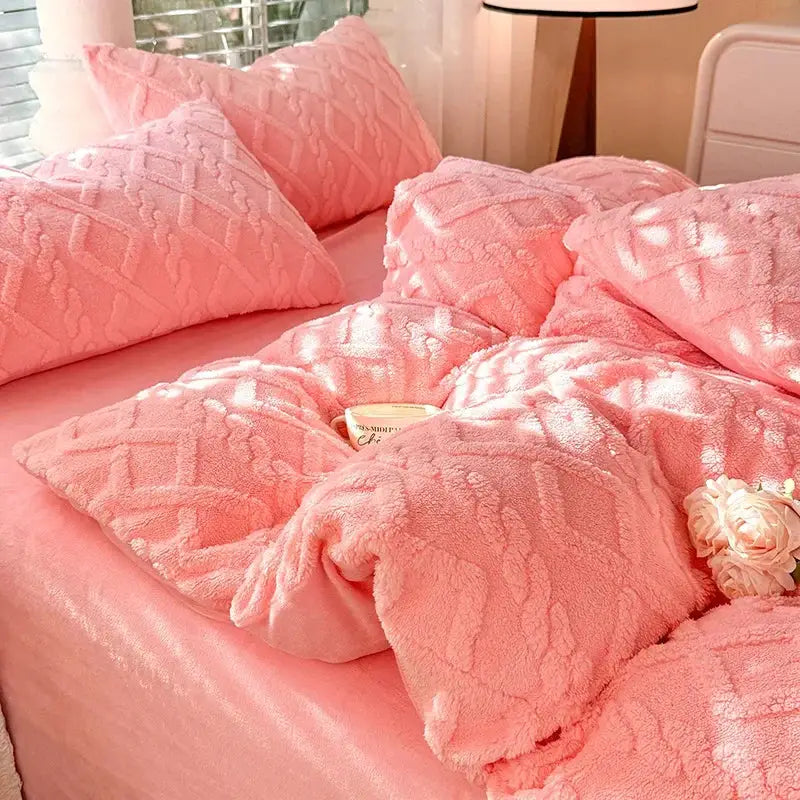 Tafuru Milk fleece pink quilt set on bed; single size, thick and cozy.