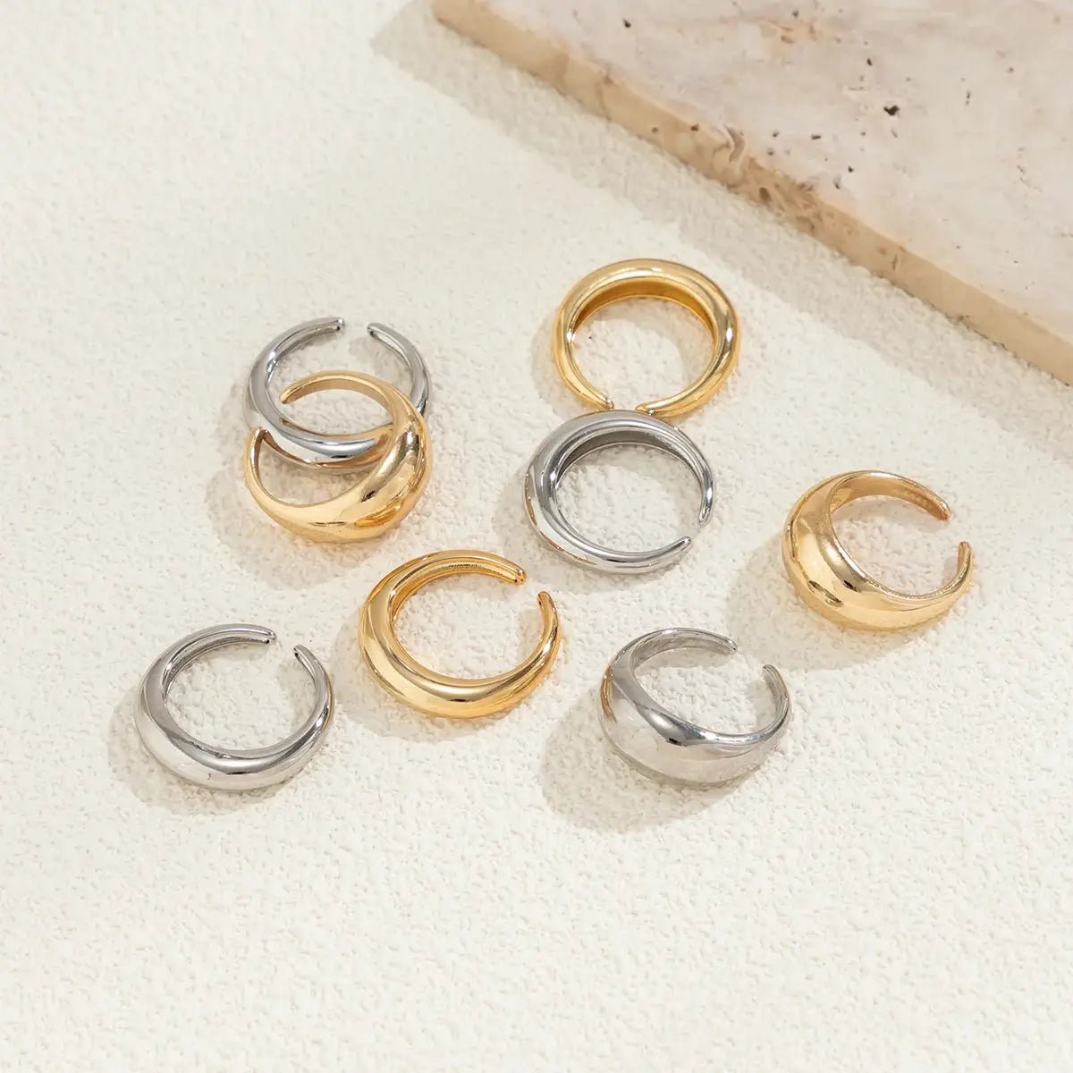 8 Pcs Chunky Open Smooth Surface Rings Set For Women Mixed Gold And Silver Color Fashion Accessories - Simples Market