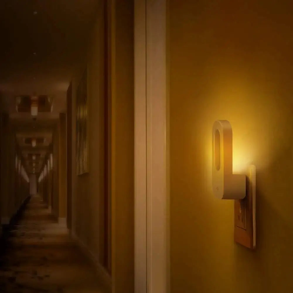 EU/US plug wall night light with twilight sensor, warm white glow for hallways or kids’ rooms