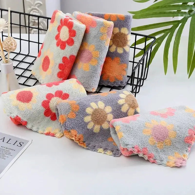 4Pcs flower-pattern kitchen cleaning cloths in coral fleece with sunflower prints, soft absorbent 30x30cm towels