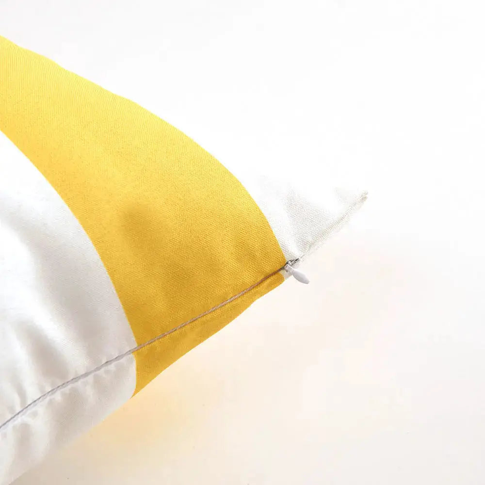 Waterproof outdoor pillow cover with yellow and white stripes, zipper closure, 45x45 cm.