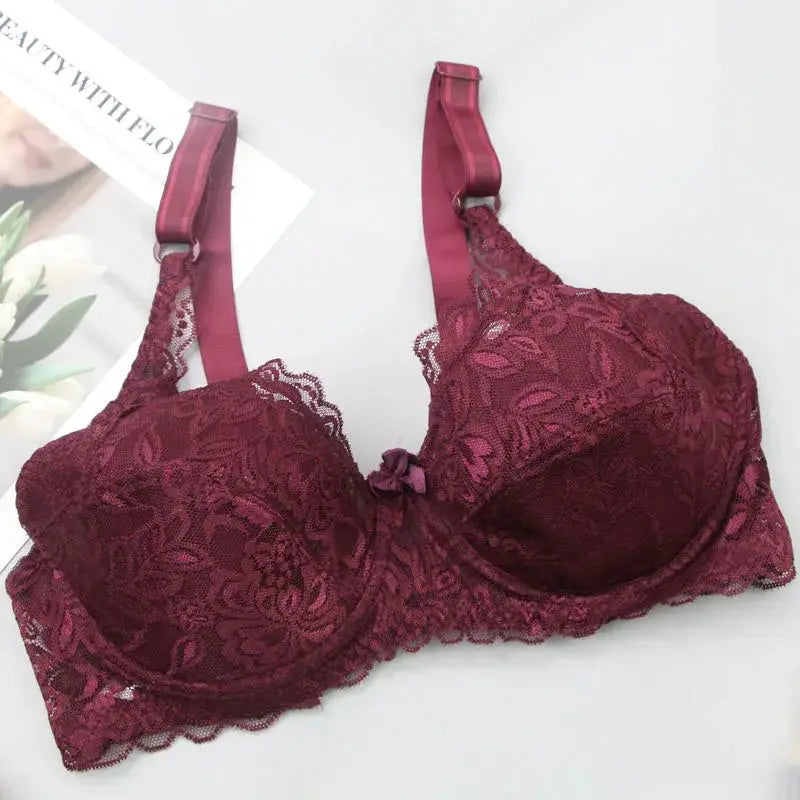 Push-up lace bra by Simples Market in burgundy with floral lace pattern.