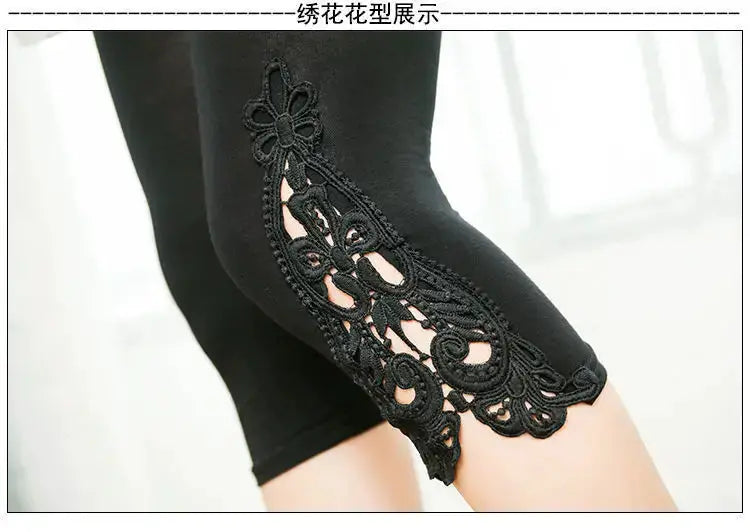 Simples Market women's black lace-trim leggings, 3/4 length with floral crochet panel