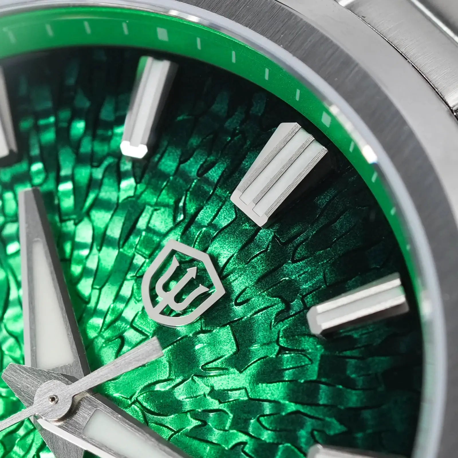 Watchdives WD0003C men's wristwatch with 38mm ice-crack green dial, luminous markers, stainless steel case.