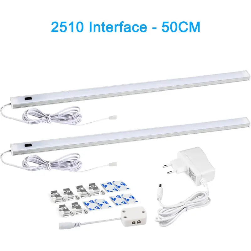 Simples Market LED under-cabinet light kit with two 50cm white LED bars, plug-in adapter and mounting clips