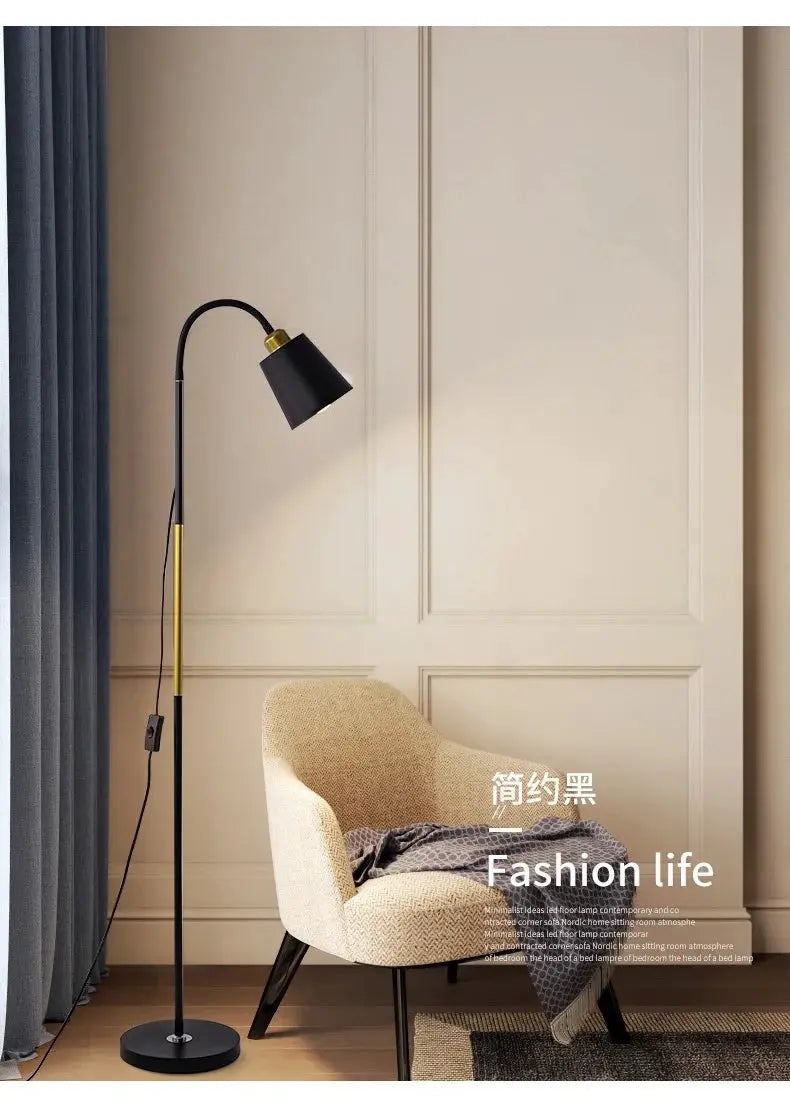 Floor lamp Simples Market, black wrought-iron LED standing lamp with adjustable head
