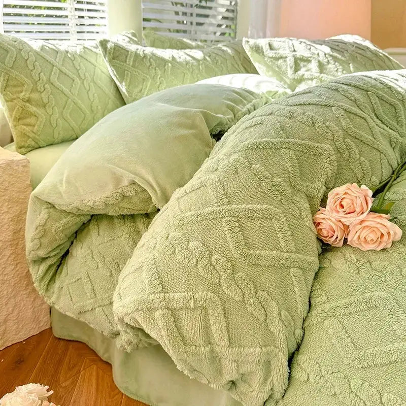 Simples Market Tafuru Milk fleece quilt set in sage green; thickened warm solid color bedding
