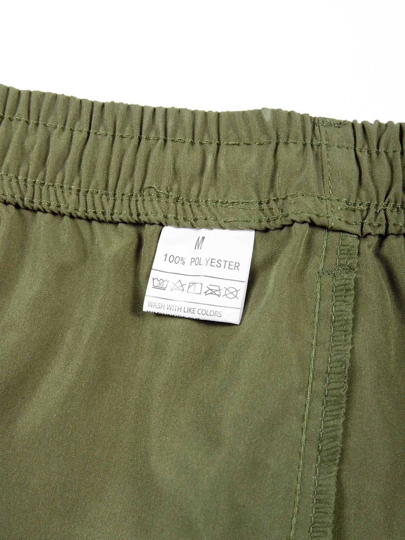 Simples Market men's tactical cargo shorts with elastic waist in olive green, 100% polyester