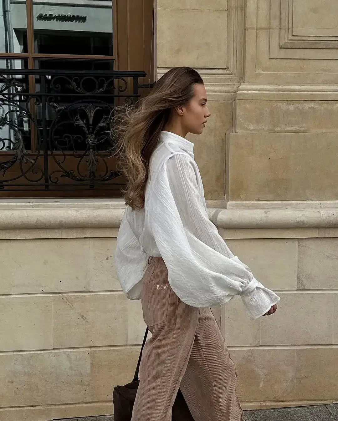 Simples Market oversized white cotton shirt for women, long sleeves, button-up minimalist blouse