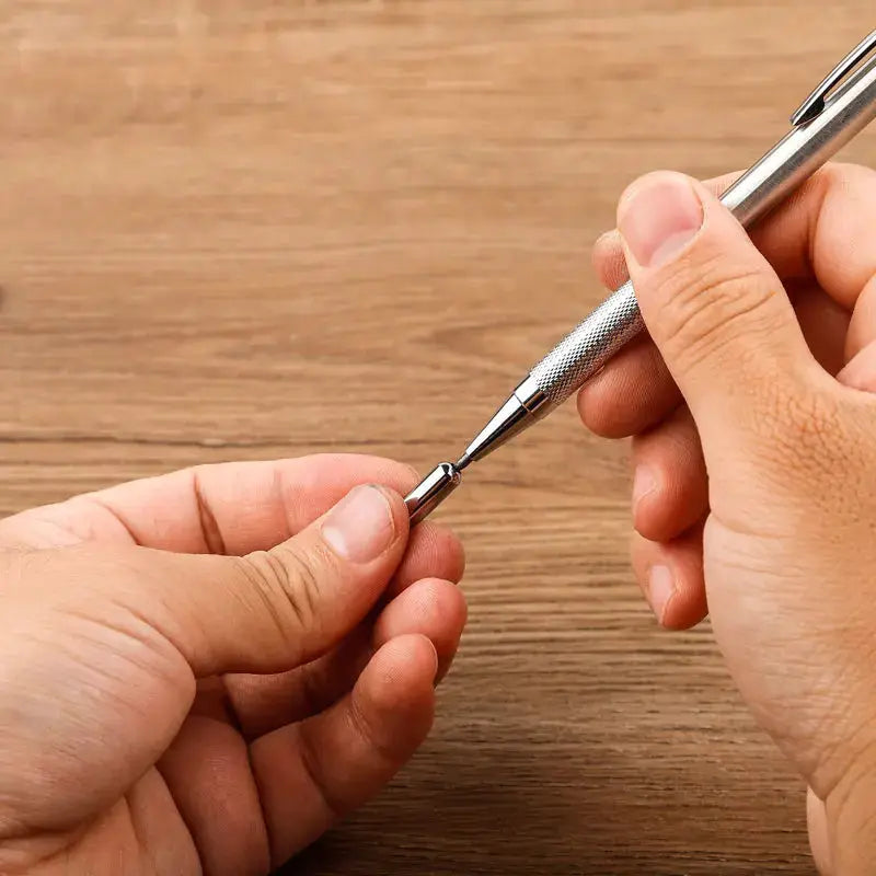 Simples Market mechanical pencil set, full metal silver body being loaded with lead.
