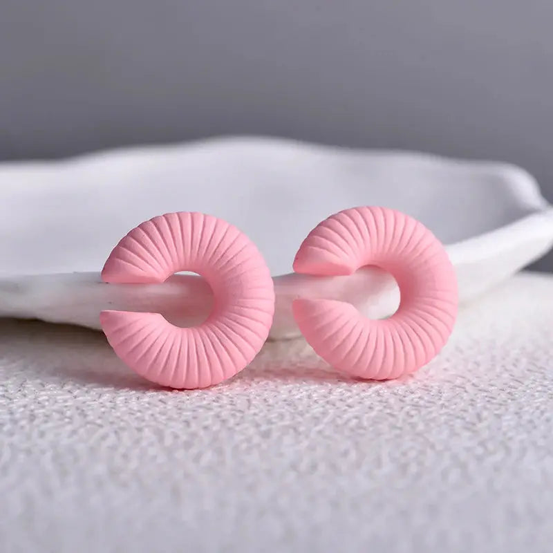 ClipCharm Simple Round Circle Clip Earrings For Women No Piercing C Shape Acrylic Lightweight Colorful Ear Cuffs