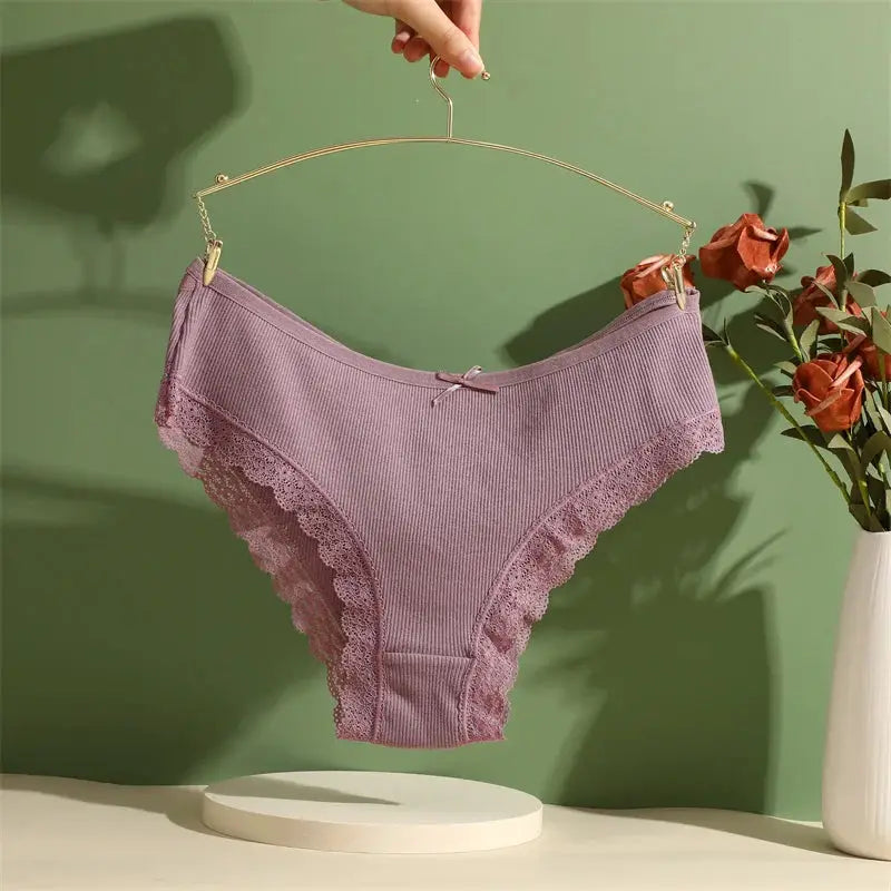 Women's lavender cotton lace bikini panty with bow, low-rise, breathable lingerie by Simples Market