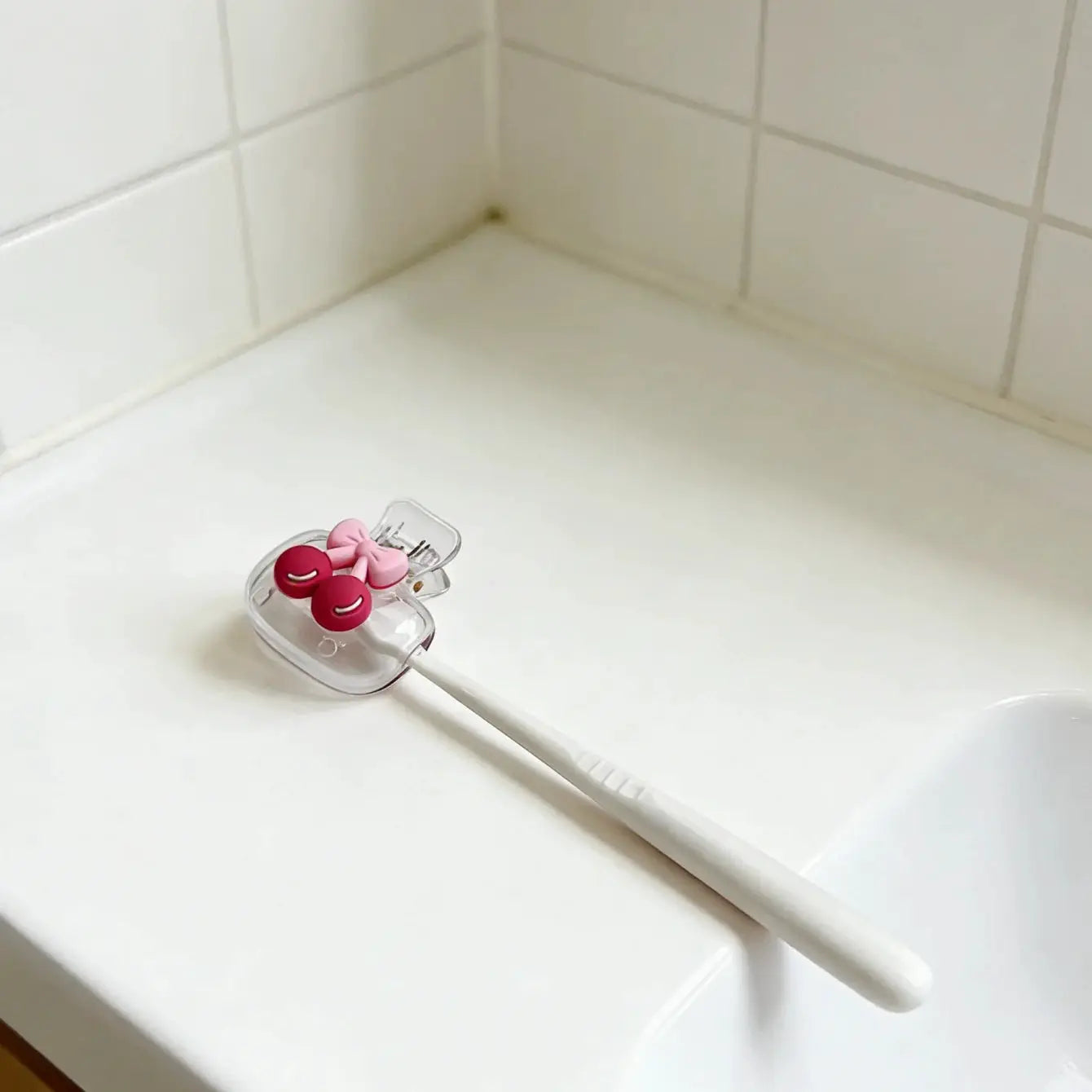 Cute Cherry Design Toothbrush Holder With Cherry Pattern Protects Toothbrush Head And Dual Drainage Holes