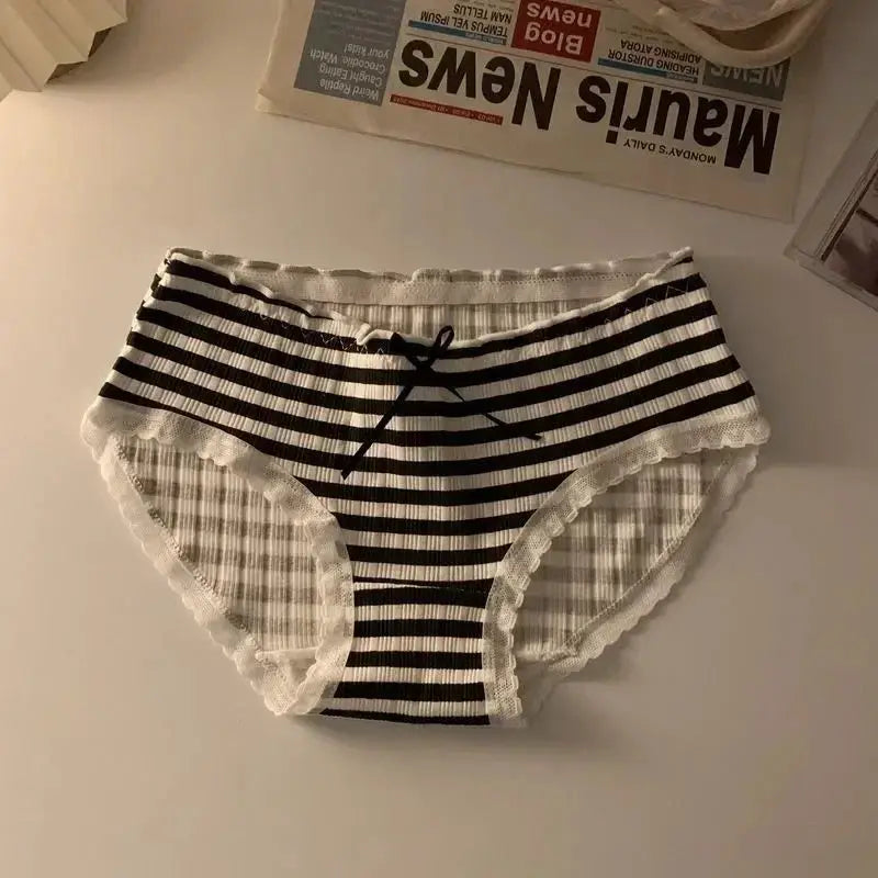 Cotton seamless panties, 3-piece set, black-and-white striped with lace trim and bow, mid-rise briefs, Simples Market