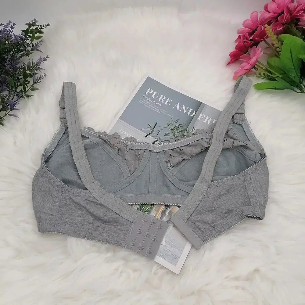 Wire-free bra Simples Market gray lace-trim unlined cups with adjustable straps.