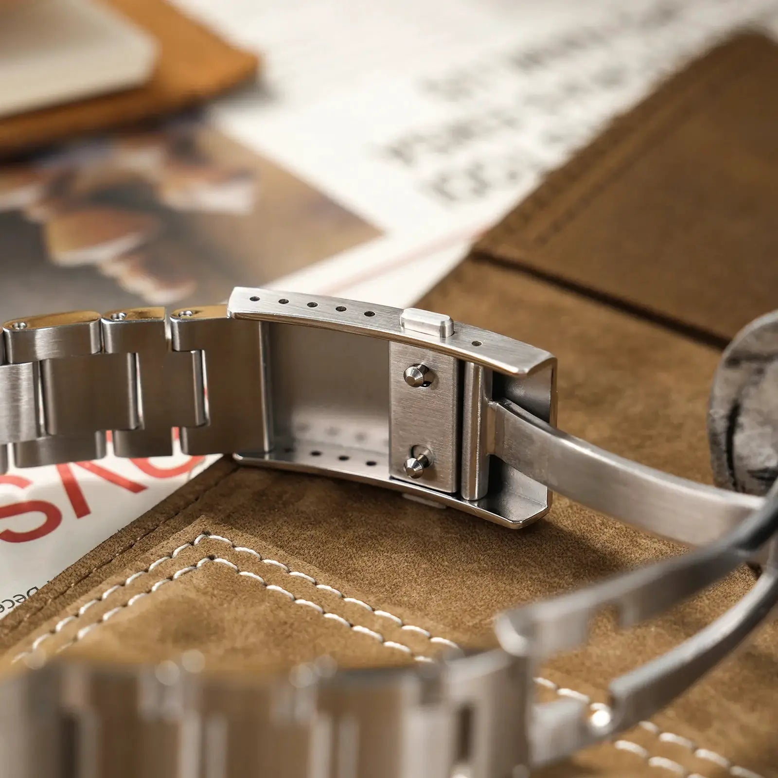 Watchdives WD1960S V2 wristwatch with adjustable stainless steel bracelet and deployment clasp