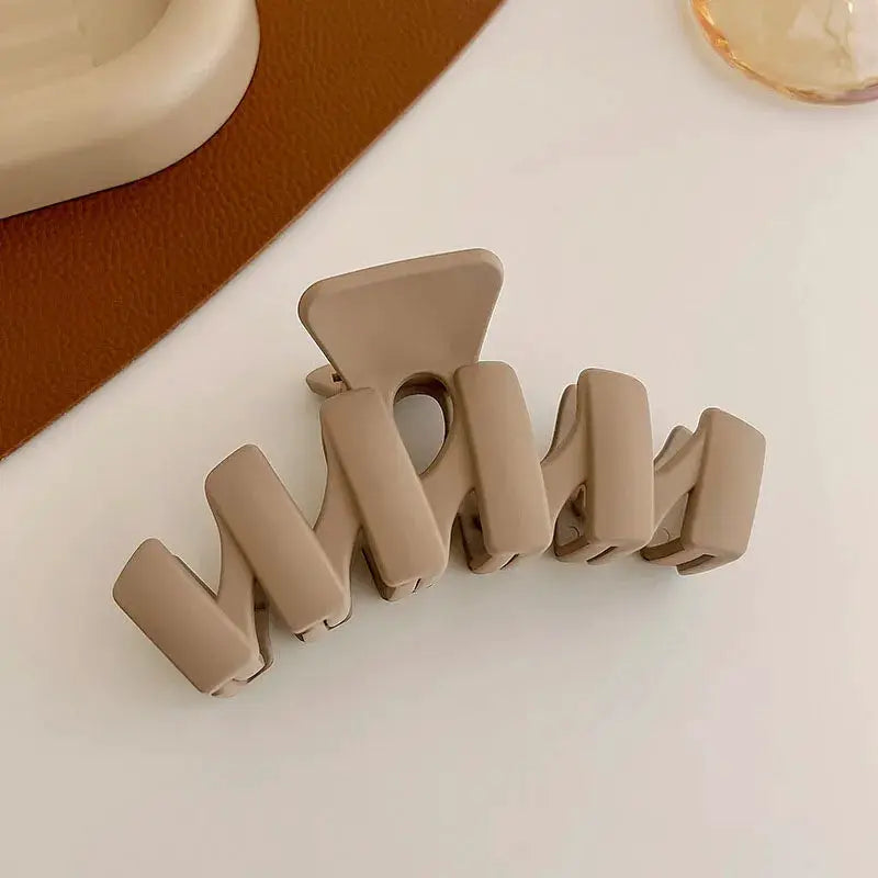 LuxeLocks Solid Vintage Matte Geometric Hair Claws For Thick Hair Strong Hold Clips