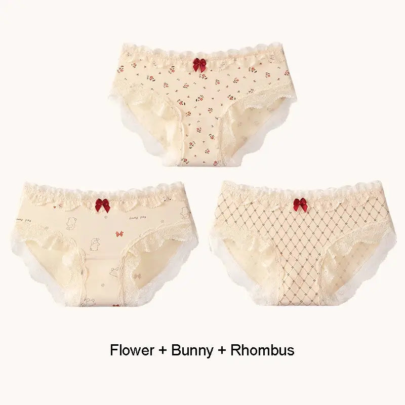Panties set of 3 in cream cotton lace with flower, bunny, and rhombus prints