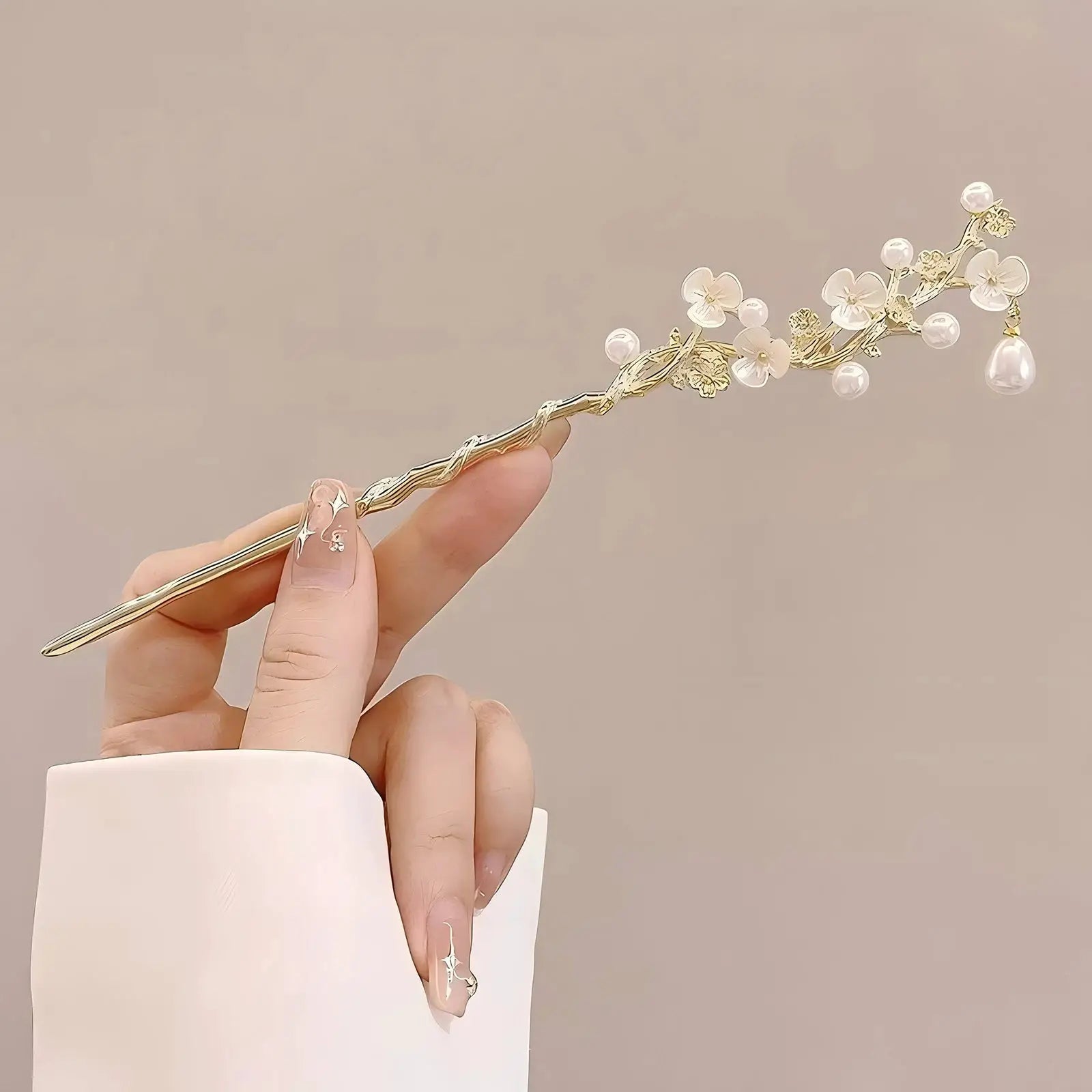 Elegant Chinese Style Tassel Hair Stick Durable Alloy With Traditional Floral Design Hairpin For Women