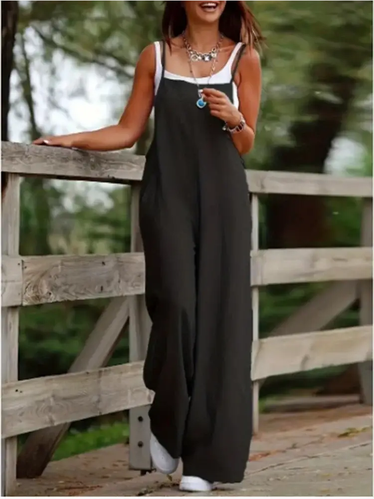 Simples Market women's sleeveless jumpsuit with suspenders, black wide-leg with pockets