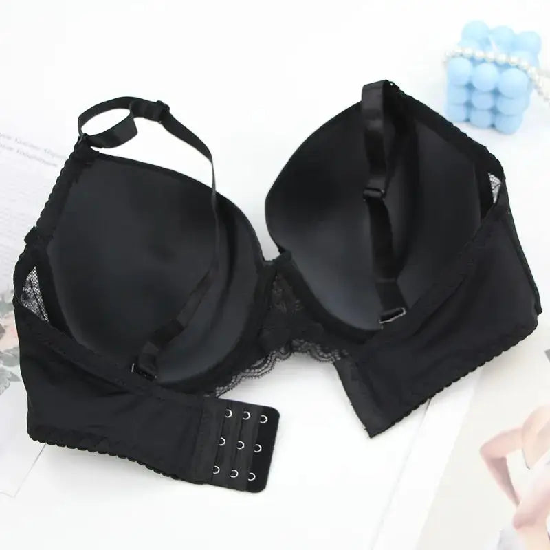 DaiNaFang Push Up Breathable Bra by Simples Market, black lace-trim with adjustable straps and back hook closure