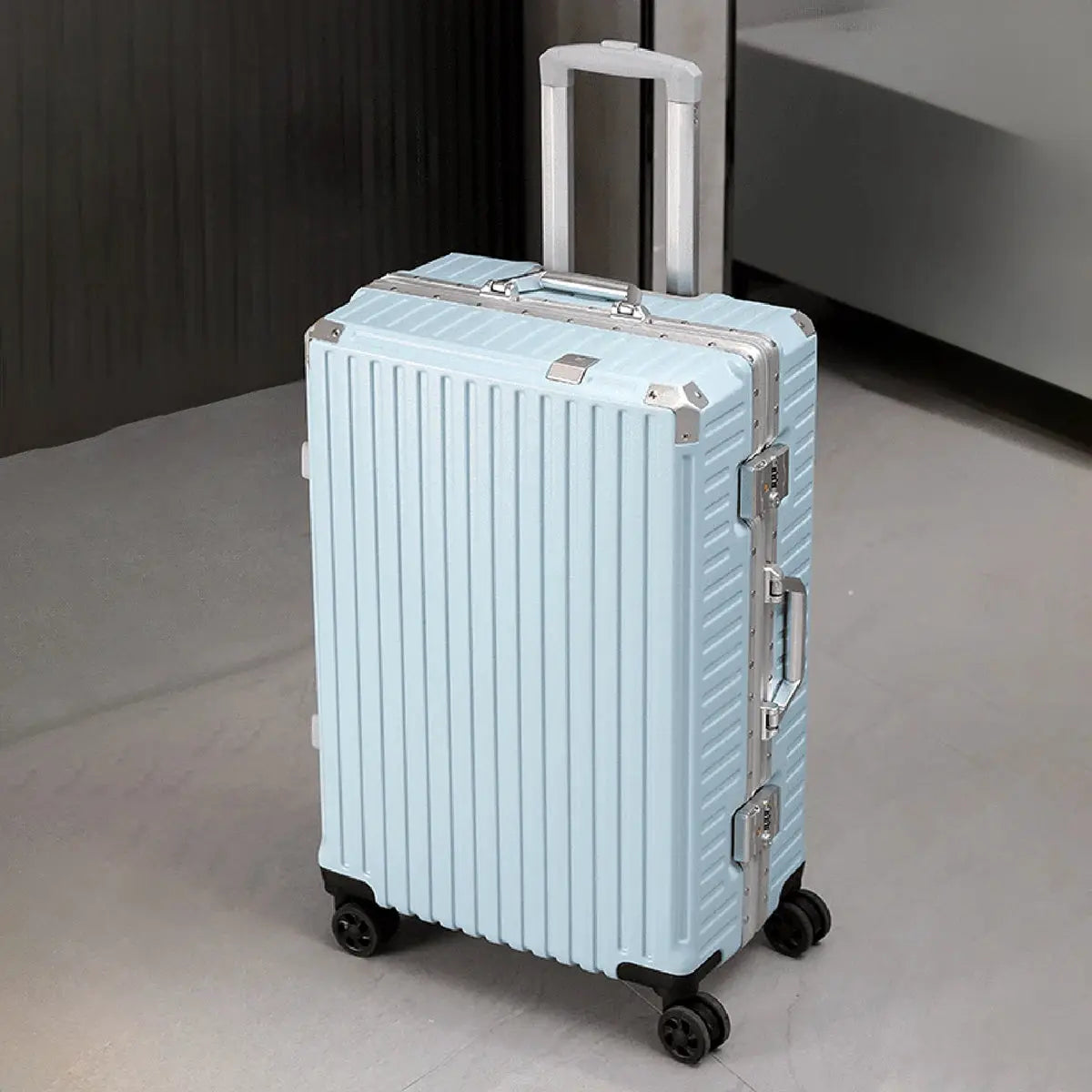 Trolley Luggage Aluminum Frame Rolling Suitcase Durable Carry On With USB Charging And 360 Degree Spinner Wheels