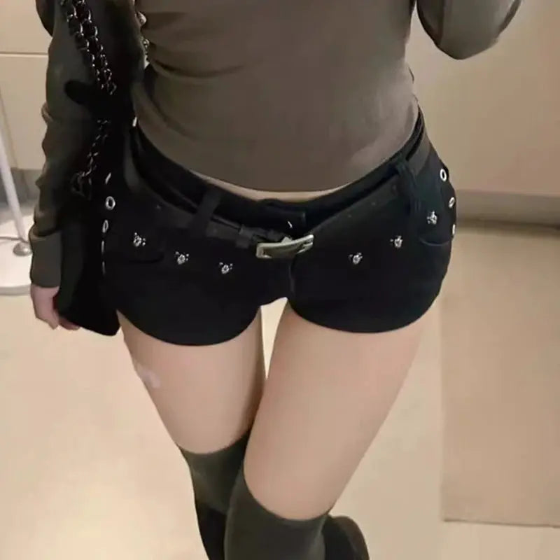 Korean Chic Retro Y2K Denim Shorts Low Waist Vintage Black For Women With Medium Stretch