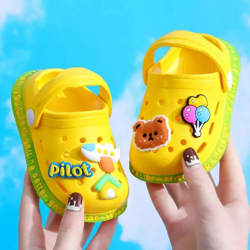Summer Cartoon Sandals For Kids And Babies Flat Heel Soft Slippers For Girls And Boys Garden Shoes